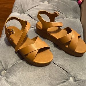 Girls platform sandals Sz 3